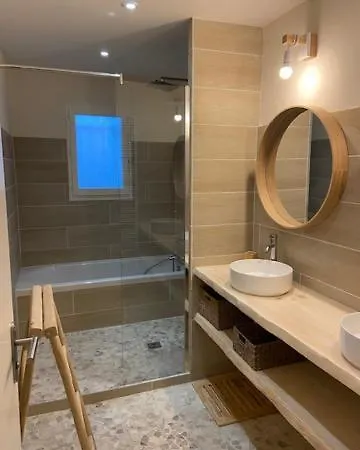 Prázdninový dům Maison Avec Sa Grande Terrasse Ensoleillee Gujan-Mestras