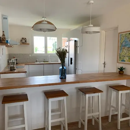 Maison Avec Sa Grande Terrasse Ensoleillee Prázdninový dům *