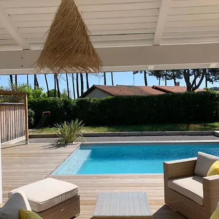 Maison Avec Sa Grande Terrasse Ensoleillee Holiday home Gujan-Mestras