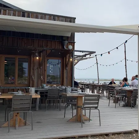 Maison Avec Sa Grande Terrasse Ensoleillee *