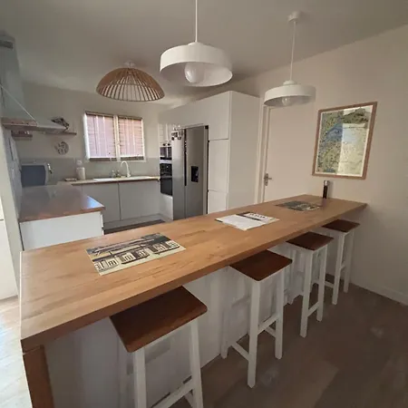 Maison Avec Sa Grande Terrasse Ensoleillee Prázdninový dům *